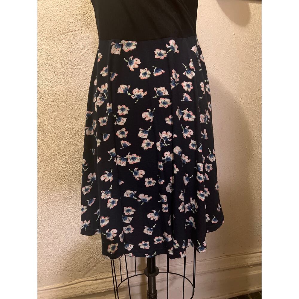 Aphratti V-Neck Spaghetti Strap Wrap Dress Floral NWT Size XXL - Picture 5 of 12